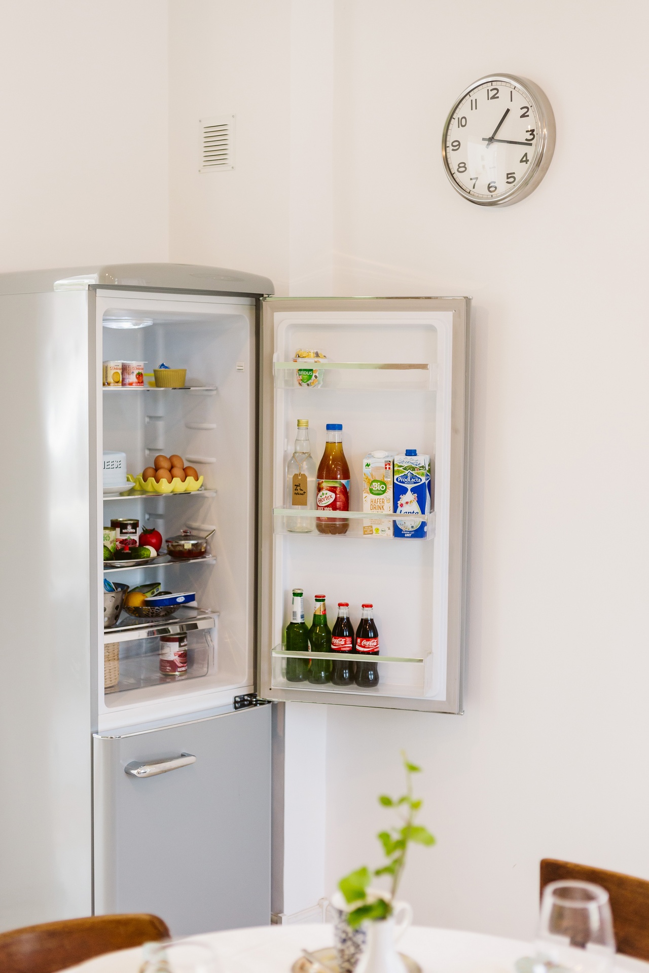 cazare cu mic dejun gratuit și frigider retro